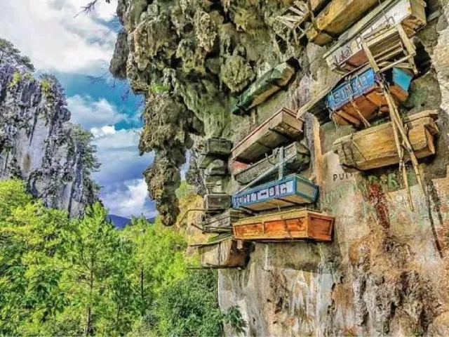 sagada-hangende-doodskisten