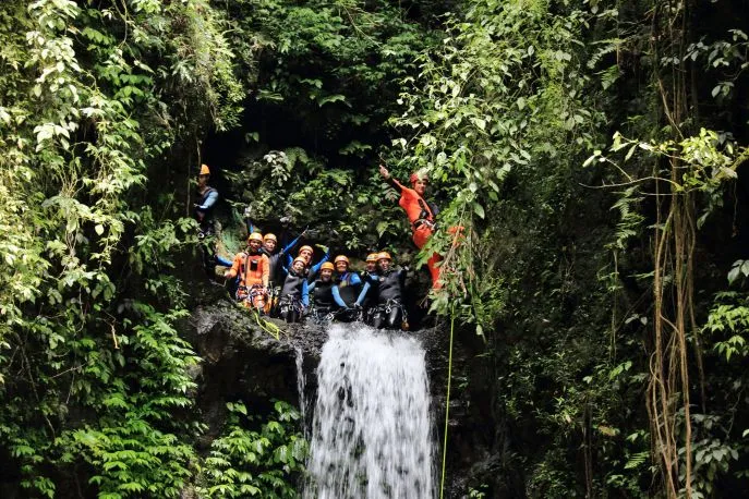 dimsum reizen indonesie munduk canyoning kalimudah kloof