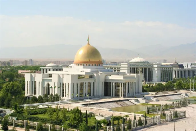10 dimsum reizen ashgabat spiritual mosque