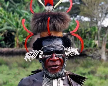 Indonesie West Papua Beliem man traditioneel