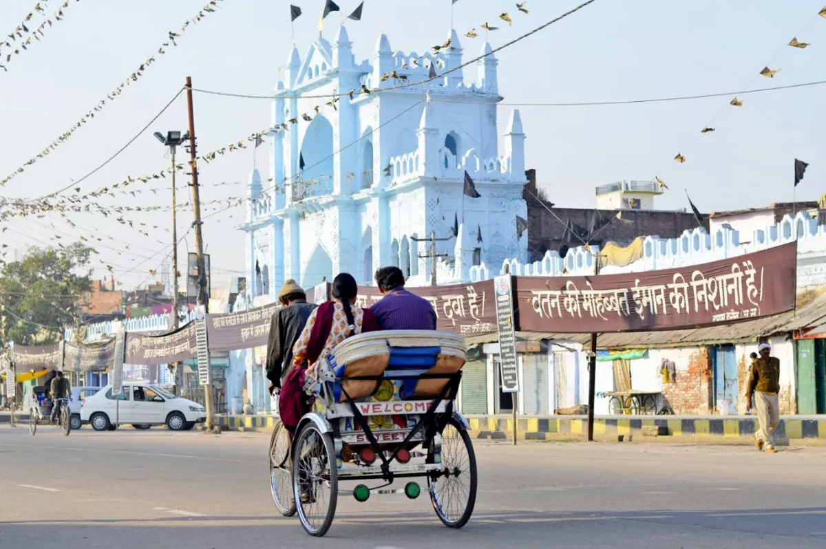 Lucknow India locals