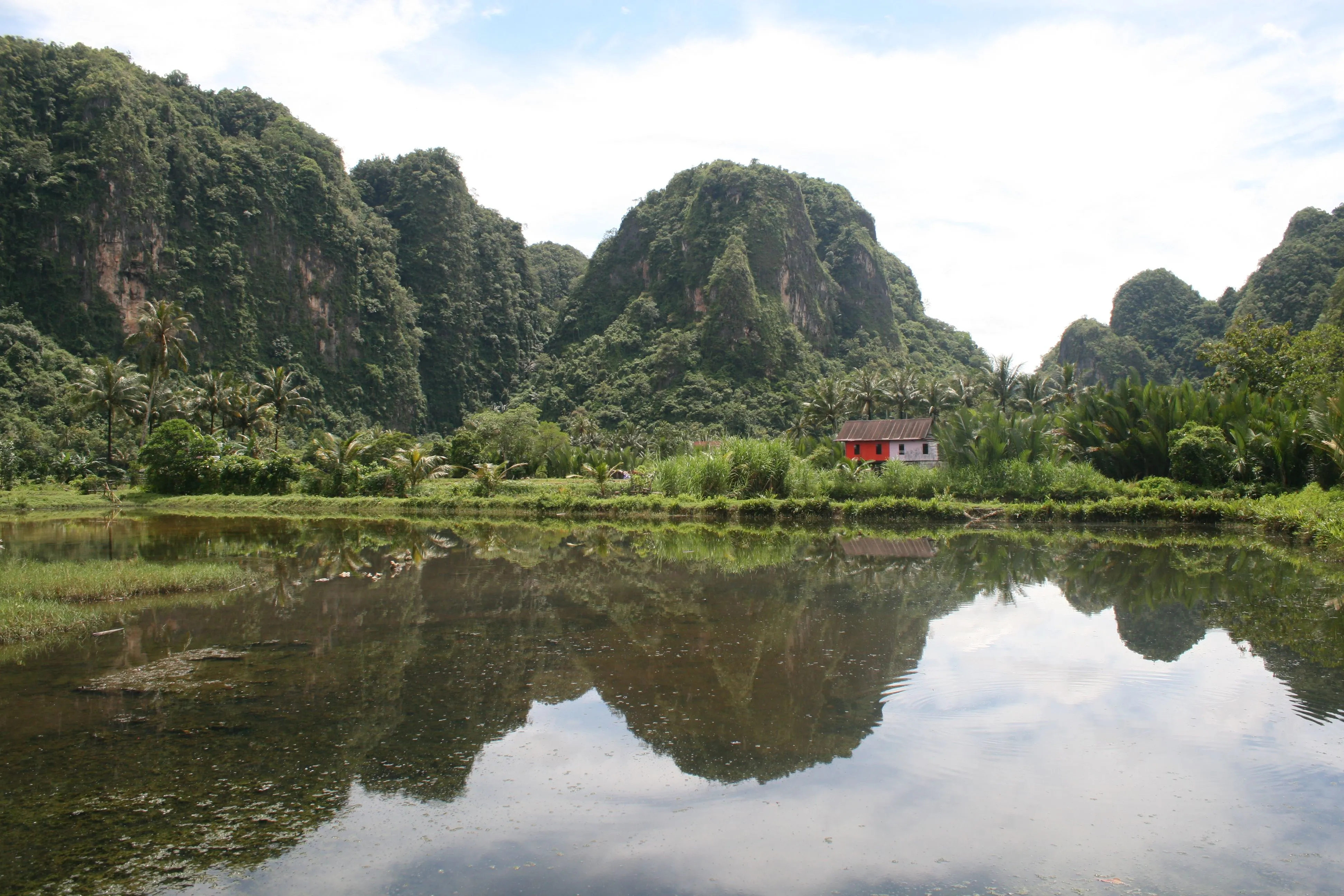 rammang-rammang-omgeving-indonesie-sulawesi-rivier