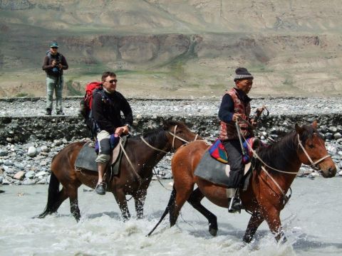Sfeerafbeelding paardrijden in kirgizie