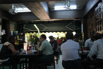 dimsum_reizen_foodies_in_myanmar__theeshop_in_yangon